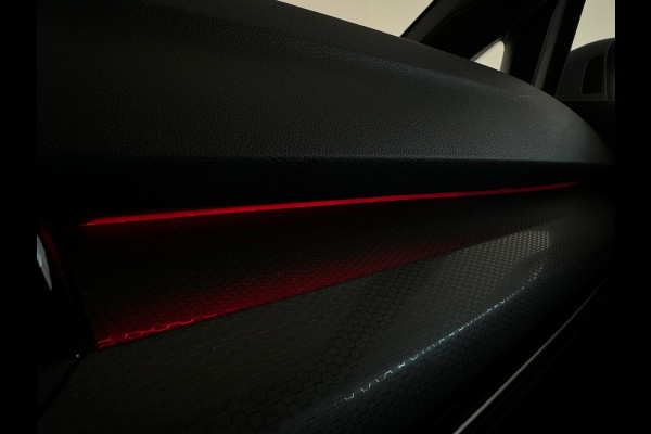 Volkswagen Golf 2.0 TSI GTI Pano|Leer|Stoelventilatie|Camera|IQ|Camera
