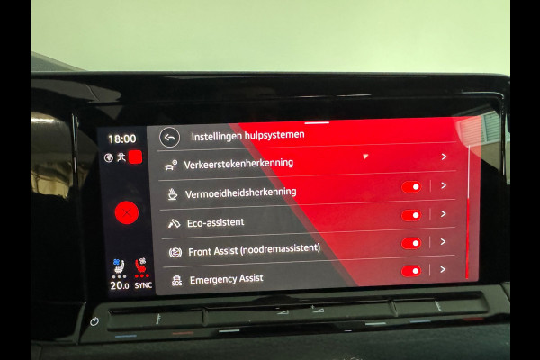 Volkswagen Golf 2.0 TSI GTI Pano|Leer|Stoelventilatie|Camera|IQ|Camera