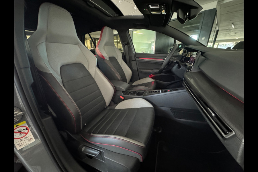 Volkswagen Golf 2.0 TSI GTI Pano|Leer|Stoelventilatie|Camera|IQ|Camera