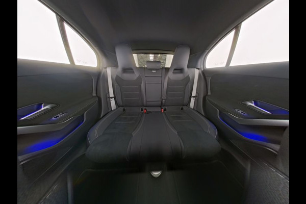 Mercedes-Benz A-Klasse 250 e AMG Plug-In Hybride AMG Line | Night Pakket | 19 Inch AMG Velgen | Parkeerpakket met achteruitrijcamera | Ledkoplampen. Inclusief 24 maanden Mercedes-Benz Certified garantie voor Europa.