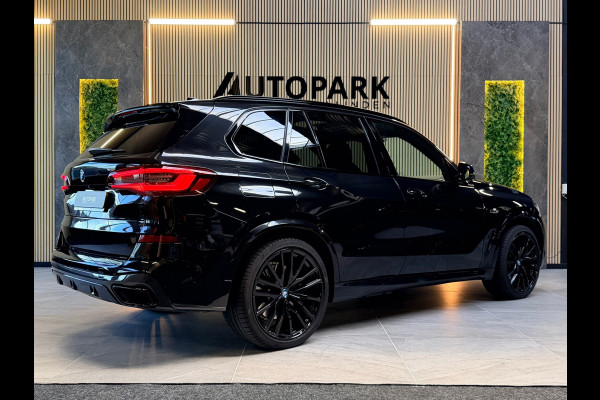 BMW X5 XDrive45e High Executive M-SPORT|PANO|HuD|SKY LOUNGE|360CAM|ACHTERASBESTURING|SFEERVERLICHTING|22INCH|394PK|BOMVOL!