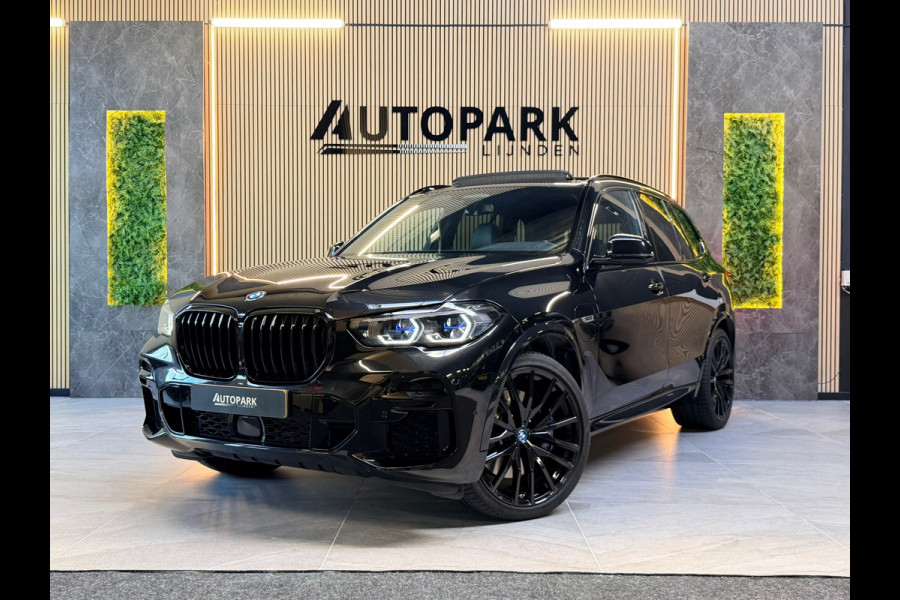 BMW X5 XDrive45e High Executive M-SPORT|PANO|HuD|SKY LOUNGE|360CAM|ACHTERASBESTURING|SFEERVERLICHTING|22INCH|394PK|BOMVOL!