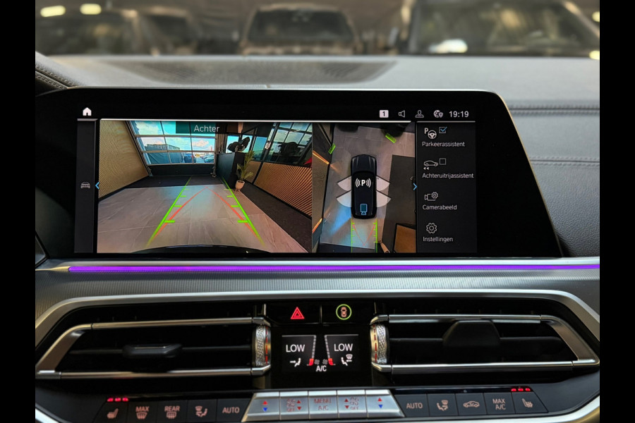 BMW X5 XDrive45e High Executive M-SPORT|PANO|HuD|SKY LOUNGE|360CAM|ACHTERASBESTURING|SFEERVERLICHTING|22INCH|394PK|BOMVOL!