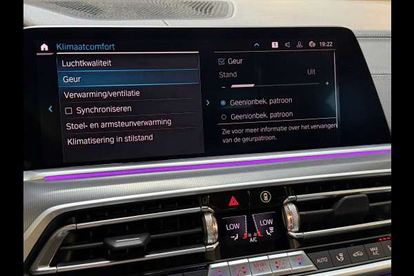 BMW X5 XDrive45e High Executive M-SPORT|PANO|HuD|SKY LOUNGE|360CAM|ACHTERASBESTURING|SFEERVERLICHTING|22INCH|394PK|BOMVOL!
