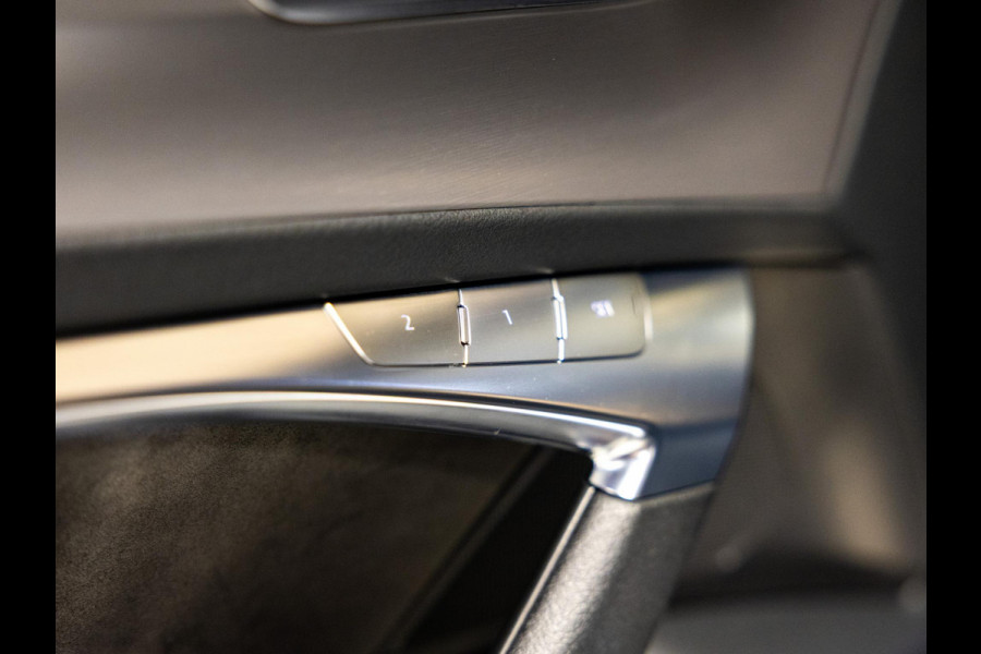Audi A6 Avant 55 TFSI e quattro S-Line Competition / 367pk / Panorama dak / Trekhaak / Dodehoek herkenning / Elektrische stoelverstelling /