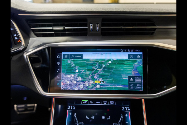 Audi A6 Avant 55 TFSI e quattro S-Line Competition / 367pk / Panorama dak / Trekhaak / Dodehoek herkenning / Elektrische stoelverstelling /
