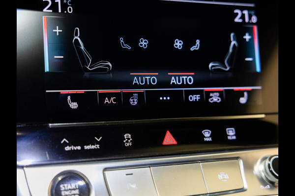 Audi A6 Avant 55 TFSI e quattro S-Line Competition / 367pk / Panorama dak / Trekhaak / Dodehoek herkenning / Elektrische stoelverstelling /