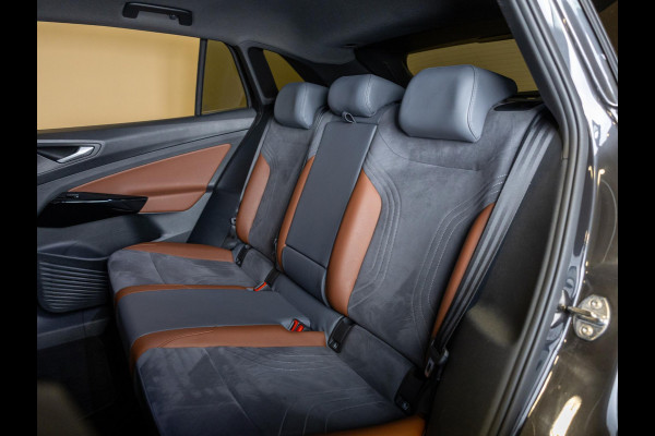 Volkswagen ID.4 First 77 kWh SOH 92% / 204pk / Warmtepomp / Stoelverwarming / Achteruitrij camera /