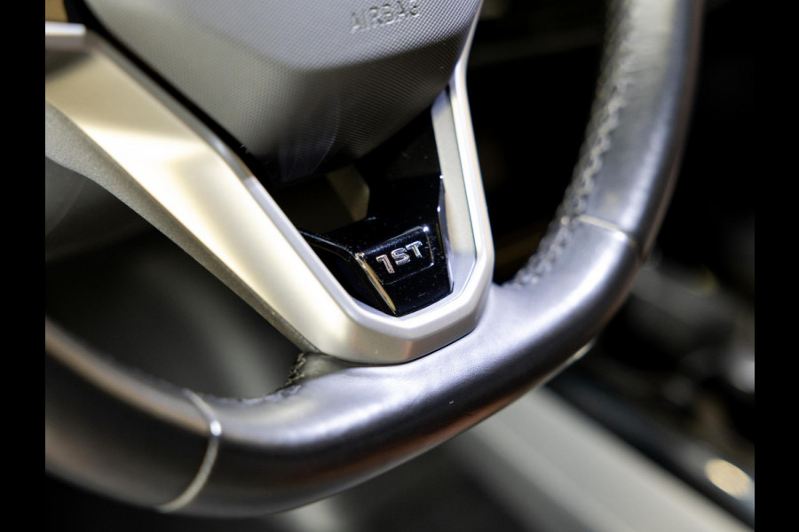 Volkswagen ID.4 First 77 kWh SOH 92% / 204pk / Warmtepomp / Stoelverwarming / Achteruitrij camera /