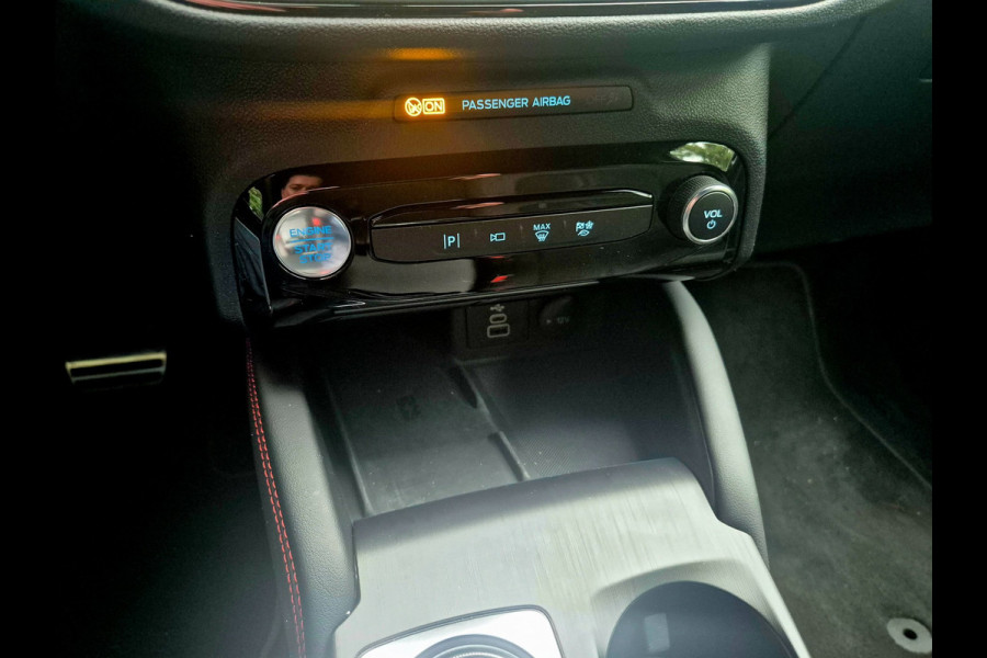 Ford Kuga 2.5 FHEV ST-Line X Black Pack geen stekker
