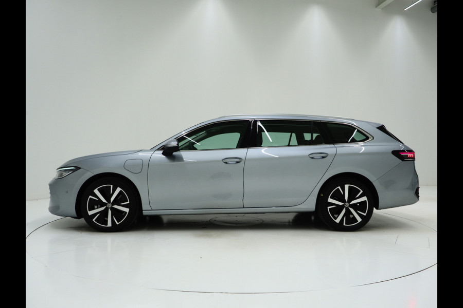 Volkswagen Passat Variant 1.5 eHybrid 204PK | Leder/Alcantara | Massage | Sfeerlicht | Camera | Keyless | Adaptive Cruise | Carplay