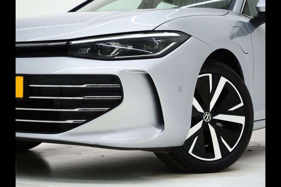 Volkswagen Passat Variant 1.5 eHybrid 204PK | Leder/Alcantara | Massage | Sfeerlicht | Camera | Keyless | Adaptive Cruise | Carplay