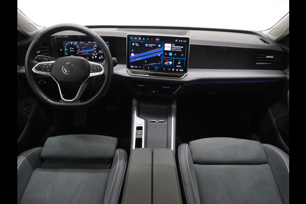 Volkswagen Passat Variant 1.5 eHybrid 204PK | Leder/Alcantara | Massage | Sfeerlicht | Camera | Keyless | Adaptive Cruise | Carplay