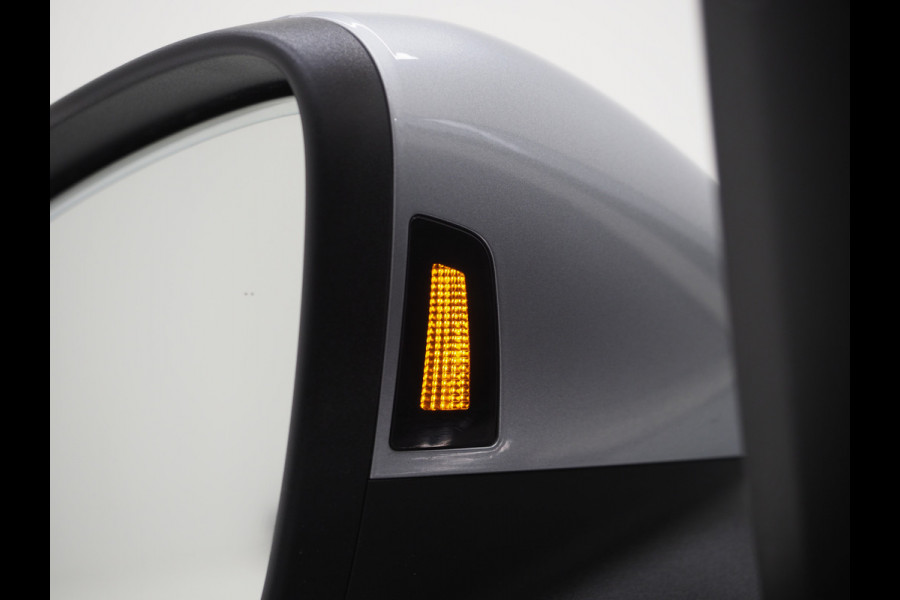 Volkswagen Passat Variant 1.5 eHybrid 204PK | Leder/Alcantara | Massage | Sfeerlicht | Camera | Keyless | Adaptive Cruise | Carplay