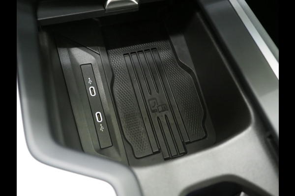 Volkswagen Passat Variant 1.5 eHybrid 204PK | Leder/Alcantara | Massage | Sfeerlicht | Camera | Keyless | Adaptive Cruise | Carplay