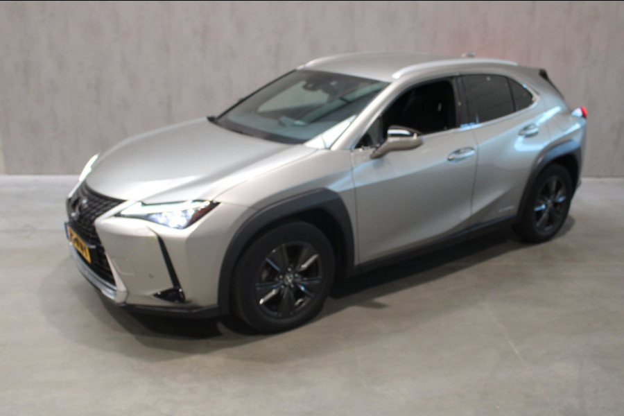 Lexus UX 250h First Edition Camera/Cruise/Prijs rijklaar incl 12 maanden bovag