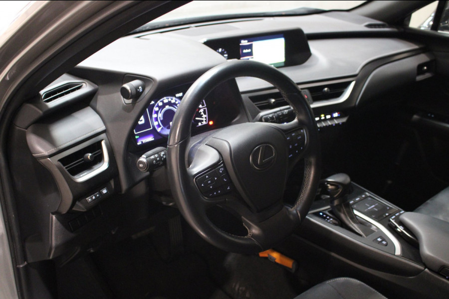 Lexus UX 250h First Edition Camera/Cruise/Prijs rijklaar incl 12 maanden bovag