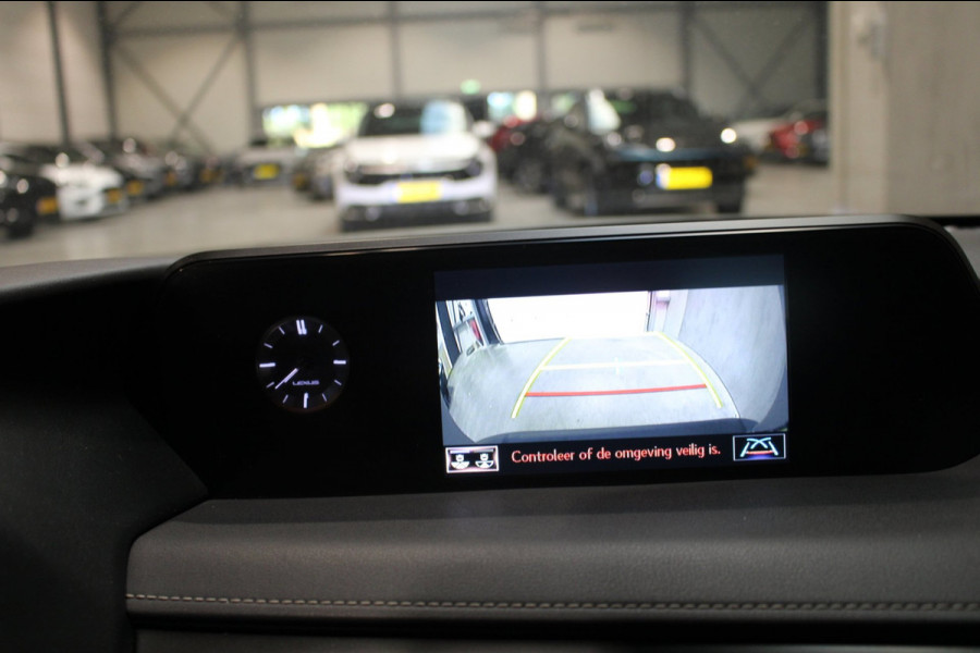 Lexus UX 250h First Edition Camera/Cruise/Prijs rijklaar incl 12 maanden bovag
