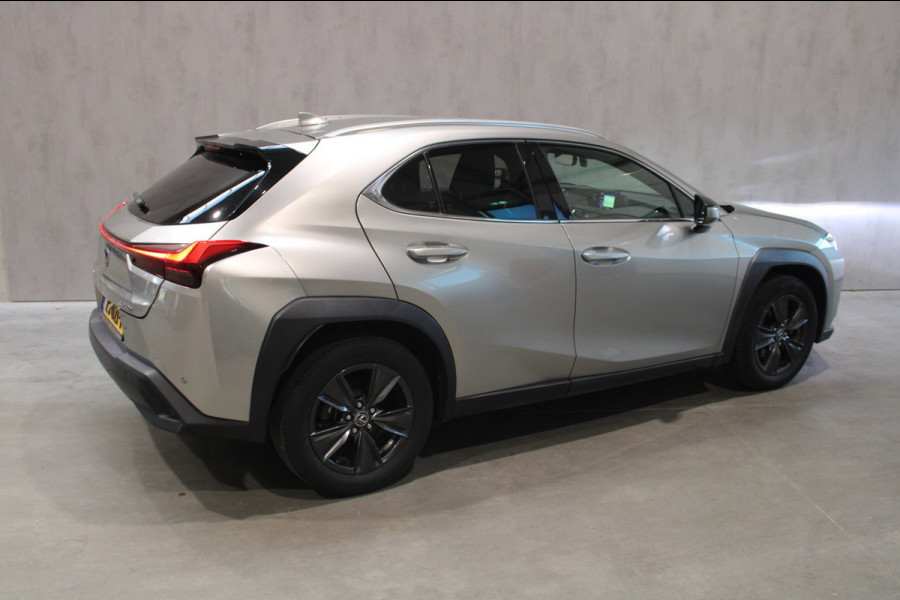 Lexus UX 250h First Edition Camera/Cruise/Prijs rijklaar incl 12 maanden bovag