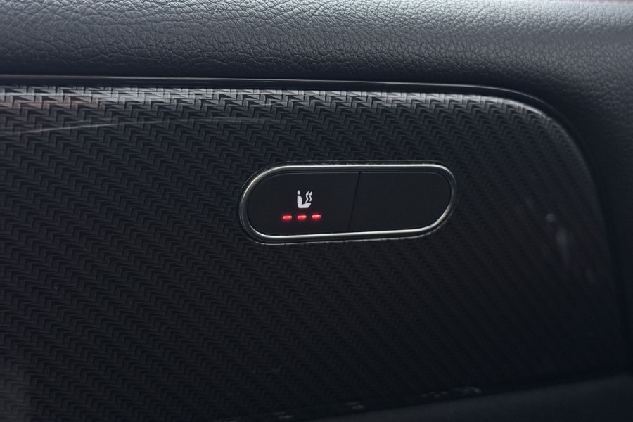 Mercedes-Benz B-Klasse 180 Business Solution AMG (PANORAMADAK, STOELVERWARMING, CAMERA, NAVIGATIE)