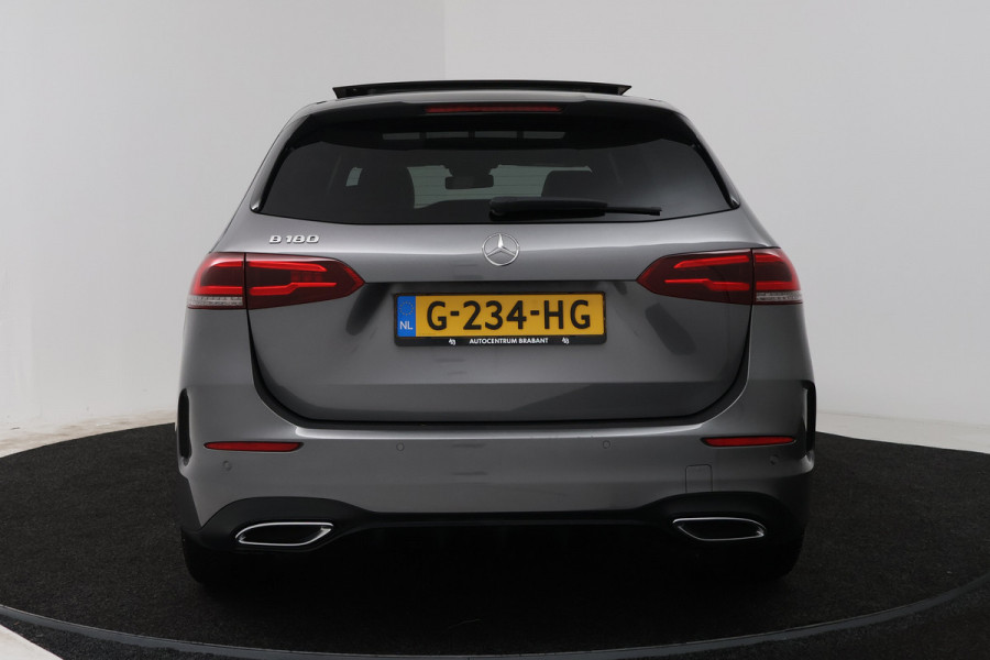 Mercedes-Benz B-Klasse 180 Business Solution AMG (PANORAMADAK, STOELVERWARMING, CAMERA, NAVIGATIE)
