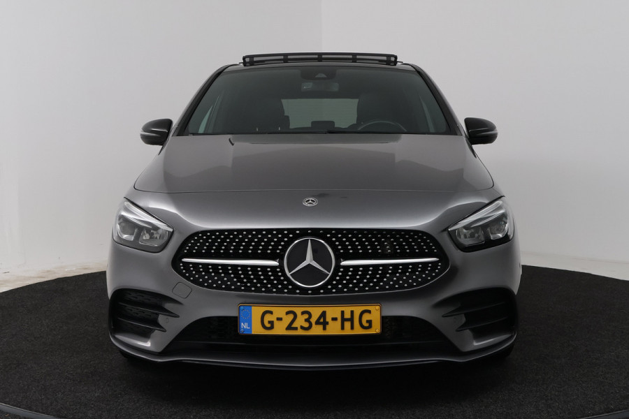 Mercedes-Benz B-Klasse 180 Business Solution AMG (PANORAMADAK, STOELVERWARMING, CAMERA, NAVIGATIE)