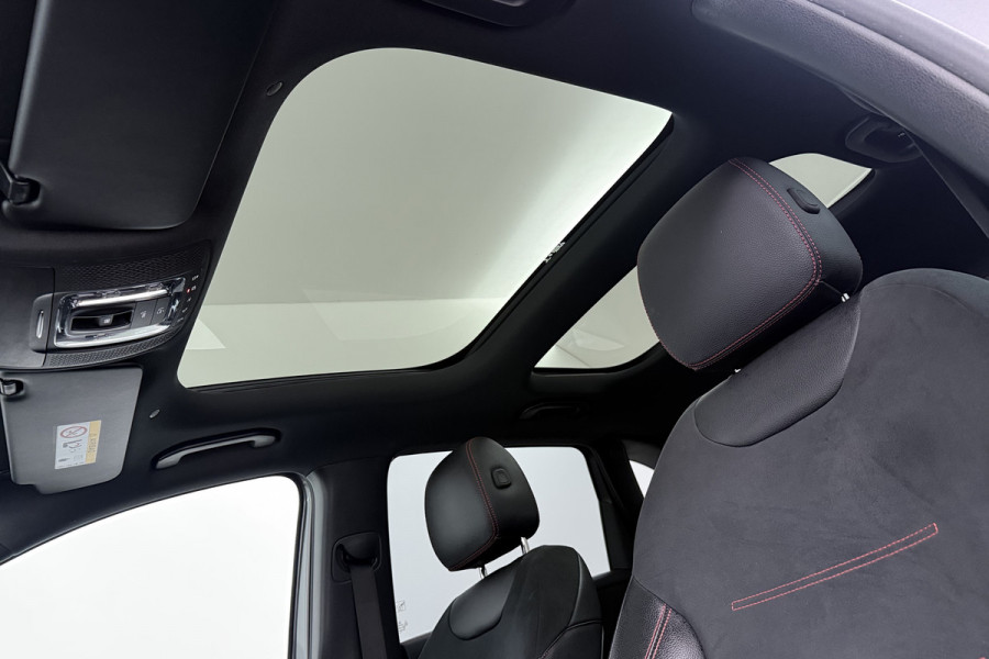 Mercedes-Benz B-Klasse 180 Business Solution AMG (PANORAMADAK, STOELVERWARMING, CAMERA, NAVIGATIE)
