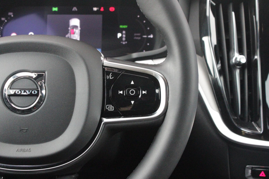 Volvo V60 2.0 T6 Plug-in hybrid 350PK AWD PLUS DARK | LONG RANGE | PANORAMISCH SCHUIF/KANTELDAK | NAVIGATIE VIA GOOGLE AUTO | APPLE CARPLAY / ANDROID AUTO | FULL-LED KOPLAMPEN | 19'' LICHTMETALEN VELGEN | LEDEREN BEKLEDING | POWER SEATS - BESTUURDERS- EN PASSAGIERSSTOEL ELEKTRISCHVERSTELBAAR MET GEHEUGEN, ELEKTRISCH VERSTELBARE  ZITVERLENGERS /LENDESTEUN VIERVOUDIG | STOEL- EN ACHTERBANKVERWARMING | STUURVERWARMING | PARKEERVERWARMING MET TIMER (STANDKACHEL) | ACHTERUIRIJ CAMERA | EXTRA GETINTE ACHTERRUITEN | ELEKTRISCH BEDIENBARE ACHTERKLEP | ELEKTRISCH INKLAPBARE BUITENSPIEGEL