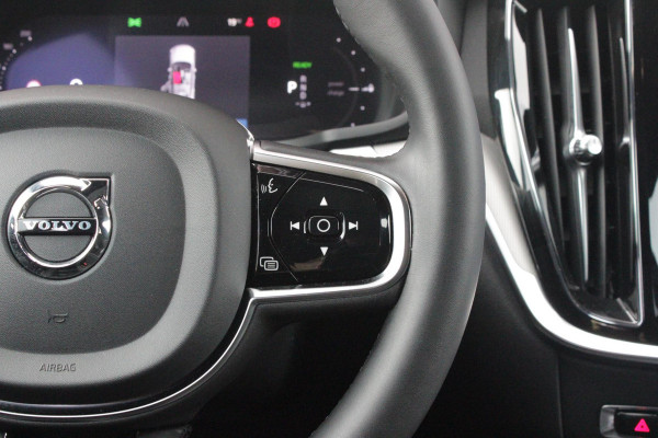 Volvo V60 2.0 T6 Plug-in hybrid 350PK AWD PLUS DARK | LONG RANGE | PANORAMISCH SCHUIF/KANTELDAK | NAVIGATIE VIA GOOGLE AUTO | APPLE CARPLAY / ANDROID AUTO | FULL-LED KOPLAMPEN | 19'' LICHTMETALEN VELGEN | LEDEREN BEKLEDING | POWER SEATS - BESTUURDERS- EN PASSAGIERSSTOEL ELEKTRISCHVERSTELBAAR MET GEHEUGEN, ELEKTRISCH VERSTELBARE  ZITVERLENGERS /LENDESTEUN VIERVOUDIG | STOEL- EN ACHTERBANKVERWARMING | STUURVERWARMING | PARKEERVERWARMING MET TIMER (STANDKACHEL) | ACHTERUIRIJ CAMERA | EXTRA GETINTE ACHTERRUITEN | ELEKTRISCH BEDIENBARE ACHTERKLEP | ELEKTRISCH INKLAPBARE BUITENSPIEGEL