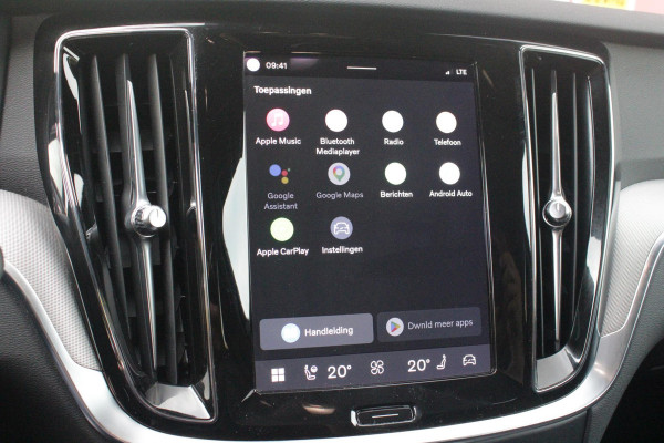 Volvo V60 2.0 T6 Plug-in hybrid 350PK AWD PLUS DARK | LONG RANGE | PANORAMISCH SCHUIF/KANTELDAK | NAVIGATIE VIA GOOGLE AUTO | APPLE CARPLAY / ANDROID AUTO | FULL-LED KOPLAMPEN | 19'' LICHTMETALEN VELGEN | LEDEREN BEKLEDING | POWER SEATS - BESTUURDERS- EN PASSAGIERSSTOEL ELEKTRISCHVERSTELBAAR MET GEHEUGEN, ELEKTRISCH VERSTELBARE  ZITVERLENGERS /LENDESTEUN VIERVOUDIG | STOEL- EN ACHTERBANKVERWARMING | STUURVERWARMING | PARKEERVERWARMING MET TIMER (STANDKACHEL) | ACHTERUIRIJ CAMERA | EXTRA GETINTE ACHTERRUITEN | ELEKTRISCH BEDIENBARE ACHTERKLEP | ELEKTRISCH INKLAPBARE BUITENSPIEGEL
