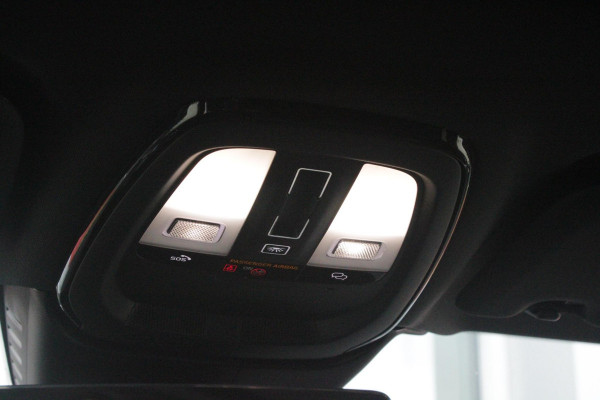 Volvo V60 2.0 T6 Plug-in hybrid 350PK AWD PLUS DARK | LONG RANGE | PANORAMISCH SCHUIF/KANTELDAK | NAVIGATIE VIA GOOGLE AUTO | APPLE CARPLAY / ANDROID AUTO | FULL-LED KOPLAMPEN | 19'' LICHTMETALEN VELGEN | LEDEREN BEKLEDING | POWER SEATS - BESTUURDERS- EN PASSAGIERSSTOEL ELEKTRISCHVERSTELBAAR MET GEHEUGEN, ELEKTRISCH VERSTELBARE  ZITVERLENGERS /LENDESTEUN VIERVOUDIG | STOEL- EN ACHTERBANKVERWARMING | STUURVERWARMING | PARKEERVERWARMING MET TIMER (STANDKACHEL) | ACHTERUIRIJ CAMERA | EXTRA GETINTE ACHTERRUITEN | ELEKTRISCH BEDIENBARE ACHTERKLEP | ELEKTRISCH INKLAPBARE BUITENSPIEGEL