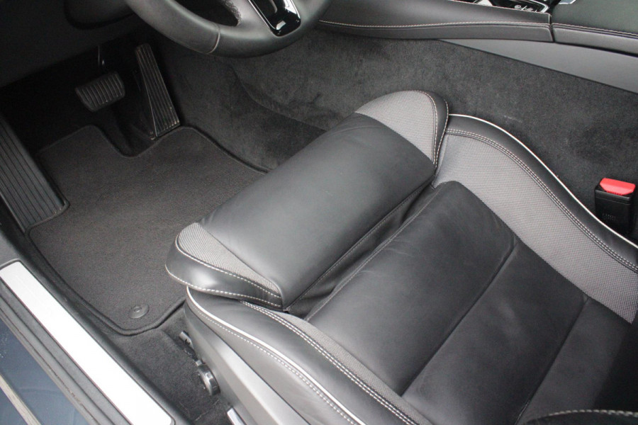 Volvo V60 2.0 T6 Plug-in hybrid 350PK AWD PLUS DARK | LONG RANGE | PANORAMISCH SCHUIF/KANTELDAK | NAVIGATIE VIA GOOGLE AUTO | APPLE CARPLAY / ANDROID AUTO | FULL-LED KOPLAMPEN | 19'' LICHTMETALEN VELGEN | LEDEREN BEKLEDING | POWER SEATS - BESTUURDERS- EN PASSAGIERSSTOEL ELEKTRISCHVERSTELBAAR MET GEHEUGEN, ELEKTRISCH VERSTELBARE  ZITVERLENGERS /LENDESTEUN VIERVOUDIG | STOEL- EN ACHTERBANKVERWARMING | STUURVERWARMING | PARKEERVERWARMING MET TIMER (STANDKACHEL) | ACHTERUIRIJ CAMERA | EXTRA GETINTE ACHTERRUITEN | ELEKTRISCH BEDIENBARE ACHTERKLEP | ELEKTRISCH INKLAPBARE BUITENSPIEGEL