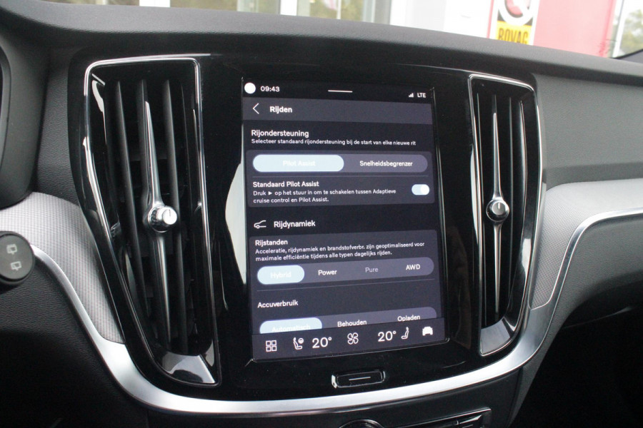 Volvo V60 2.0 T6 Plug-in hybrid 350PK AWD PLUS DARK | LONG RANGE | PANORAMISCH SCHUIF/KANTELDAK | NAVIGATIE VIA GOOGLE AUTO | APPLE CARPLAY / ANDROID AUTO | FULL-LED KOPLAMPEN | 19'' LICHTMETALEN VELGEN | LEDEREN BEKLEDING | POWER SEATS - BESTUURDERS- EN PASSAGIERSSTOEL ELEKTRISCHVERSTELBAAR MET GEHEUGEN, ELEKTRISCH VERSTELBARE  ZITVERLENGERS /LENDESTEUN VIERVOUDIG | STOEL- EN ACHTERBANKVERWARMING | STUURVERWARMING | PARKEERVERWARMING MET TIMER (STANDKACHEL) | ACHTERUIRIJ CAMERA | EXTRA GETINTE ACHTERRUITEN | ELEKTRISCH BEDIENBARE ACHTERKLEP | ELEKTRISCH INKLAPBARE BUITENSPIEGEL