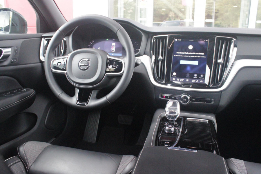 Volvo V60 2.0 T6 Plug-in hybrid 350PK AWD PLUS DARK | LONG RANGE | PANORAMISCH SCHUIF/KANTELDAK | NAVIGATIE VIA GOOGLE AUTO | APPLE CARPLAY / ANDROID AUTO | FULL-LED KOPLAMPEN | 19'' LICHTMETALEN VELGEN | LEDEREN BEKLEDING | POWER SEATS - BESTUURDERS- EN PASSAGIERSSTOEL ELEKTRISCHVERSTELBAAR MET GEHEUGEN, ELEKTRISCH VERSTELBARE  ZITVERLENGERS /LENDESTEUN VIERVOUDIG | STOEL- EN ACHTERBANKVERWARMING | STUURVERWARMING | PARKEERVERWARMING MET TIMER (STANDKACHEL) | ACHTERUIRIJ CAMERA | EXTRA GETINTE ACHTERRUITEN | ELEKTRISCH BEDIENBARE ACHTERKLEP | ELEKTRISCH INKLAPBARE BUITENSPIEGEL