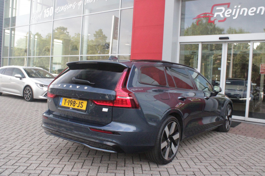 Volvo V60 2.0 T6 Plug-in hybrid 350PK AWD PLUS DARK | LONG RANGE | PANORAMISCH SCHUIF/KANTELDAK | NAVIGATIE VIA GOOGLE AUTO | APPLE CARPLAY / ANDROID AUTO | FULL-LED KOPLAMPEN | 19'' LICHTMETALEN VELGEN | LEDEREN BEKLEDING | POWER SEATS - BESTUURDERS- EN PASSAGIERSSTOEL ELEKTRISCHVERSTELBAAR MET GEHEUGEN, ELEKTRISCH VERSTELBARE  ZITVERLENGERS /LENDESTEUN VIERVOUDIG | STOEL- EN ACHTERBANKVERWARMING | STUURVERWARMING | PARKEERVERWARMING MET TIMER (STANDKACHEL) | ACHTERUIRIJ CAMERA | EXTRA GETINTE ACHTERRUITEN | ELEKTRISCH BEDIENBARE ACHTERKLEP | ELEKTRISCH INKLAPBARE BUITENSPIEGEL