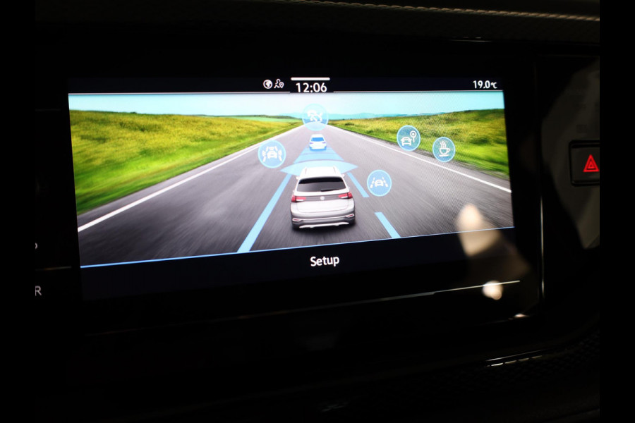Volkswagen Taigo 1.0 TSI Life Edition 116 pk Automaat (DSG) | Verlengde garantie | Navigatie via App | Parkeersensoren | Achteruitrijcamera | Autom. airco |
