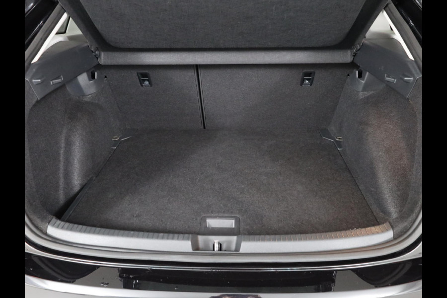 Volkswagen Taigo 1.0 TSI Life Edition 116 pk Automaat (DSG) | Verlengde garantie | Navigatie via App | Parkeersensoren | Achteruitrijcamera | Autom. airco |