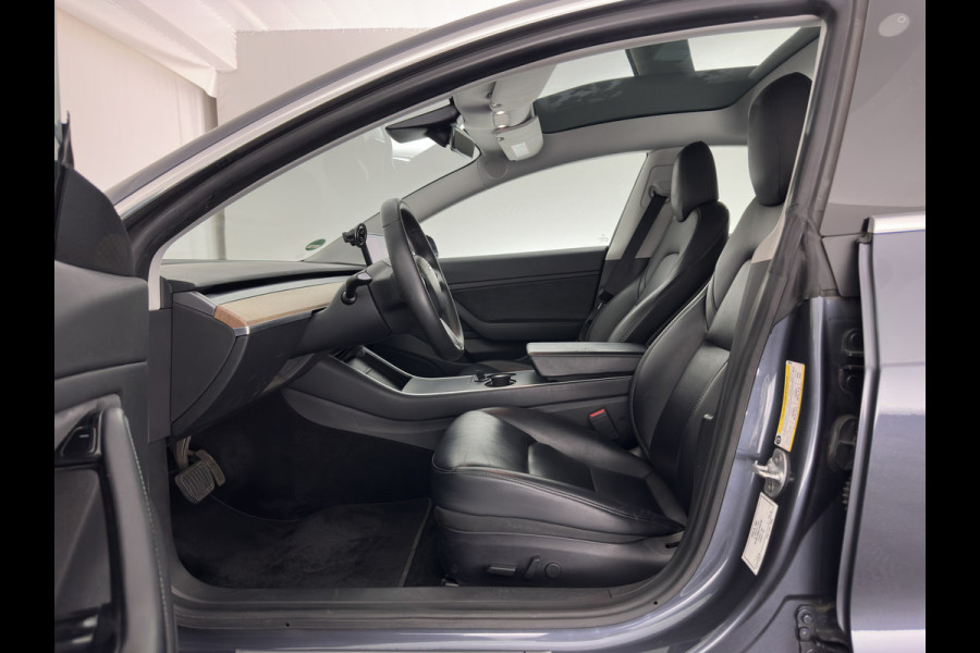 Tesla Model 3 Long Range AWD 75 kWh [3-Fase-11kW] (INCL-BTW) Aut. *PANO | AUTOPILOT | LEATHER | KEYLESS | FULL-LED | MEMORY-PACK | TOPVIEW | DAB | CARPLAY | DIGI-COCKPIT | LANE-ASSIST | HEATED-COMFORTSEATS | 19"ALU*