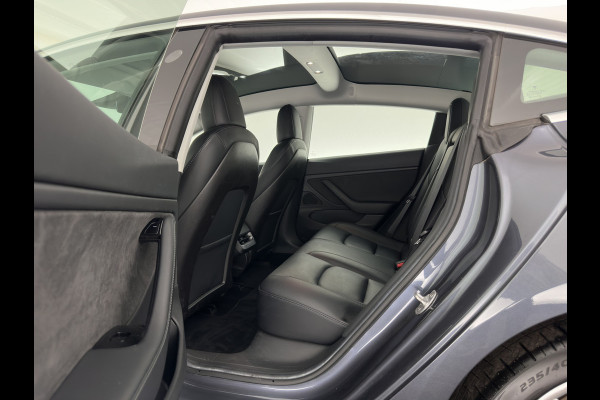 Tesla Model 3 Long Range AWD 75 kWh [3-Fase-11kW] (INCL-BTW) Aut. *PANO | AUTOPILOT | LEATHER | KEYLESS | FULL-LED | MEMORY-PACK | TOPVIEW | DAB | CARPLAY | DIGI-COCKPIT | LANE-ASSIST | HEATED-COMFORTSEATS | 19"ALU*