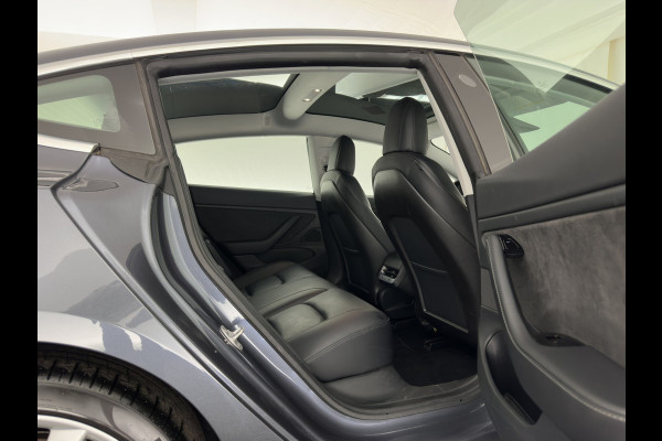 Tesla Model 3 Long Range AWD 75 kWh [3-Fase-11kW] (INCL-BTW) Aut. *PANO | AUTOPILOT | LEATHER | KEYLESS | FULL-LED | MEMORY-PACK | TOPVIEW | DAB | CARPLAY | DIGI-COCKPIT | LANE-ASSIST | HEATED-COMFORTSEATS | 19"ALU*