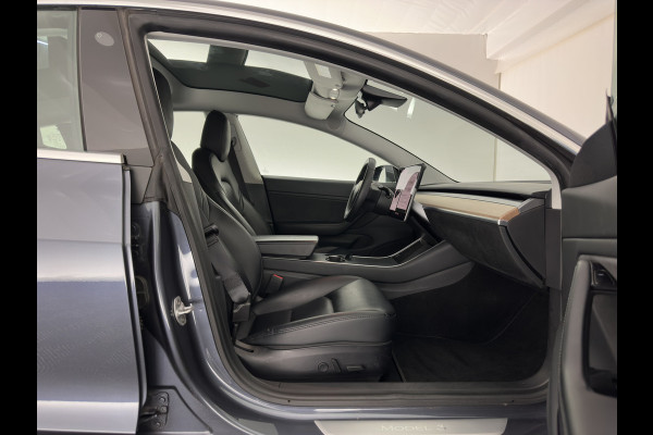 Tesla Model 3 Long Range AWD 75 kWh [3-Fase-11kW] (INCL-BTW) Aut. *PANO | AUTOPILOT | LEATHER | KEYLESS | FULL-LED | MEMORY-PACK | TOPVIEW | DAB | CARPLAY | DIGI-COCKPIT | LANE-ASSIST | HEATED-COMFORTSEATS | 19"ALU*