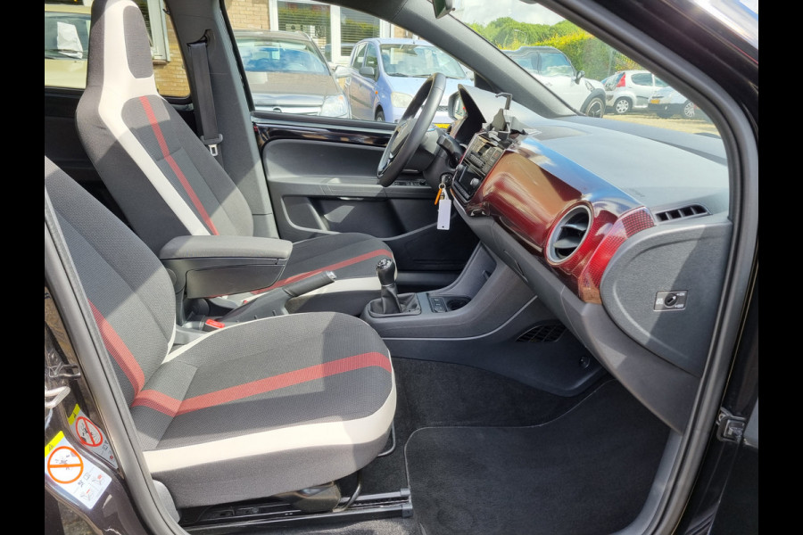Volkswagen up! 1.0 BMT high up! ✅PANO DAK ✅ZEER MOOI