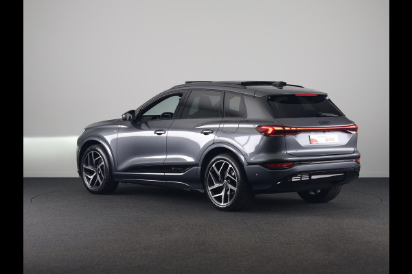 Audi Q6 e-tron S edition 83 Kwh 252 pk | Glazen panoramadak | Trekhaak, mechanisch draaibaar | Exterieurpakket zwart | Warmtewerend glas donker tint |