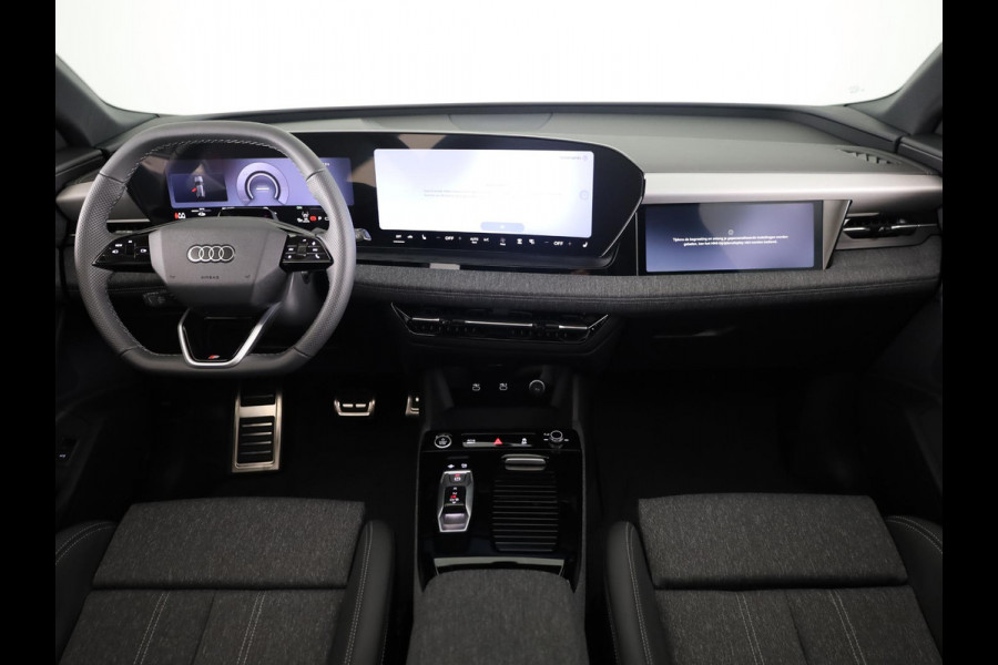 Audi Q6 e-tron S edition 83 Kwh 252 pk | Glazen panoramadak | Trekhaak, mechanisch draaibaar | Exterieurpakket zwart | Warmtewerend glas donker tint |