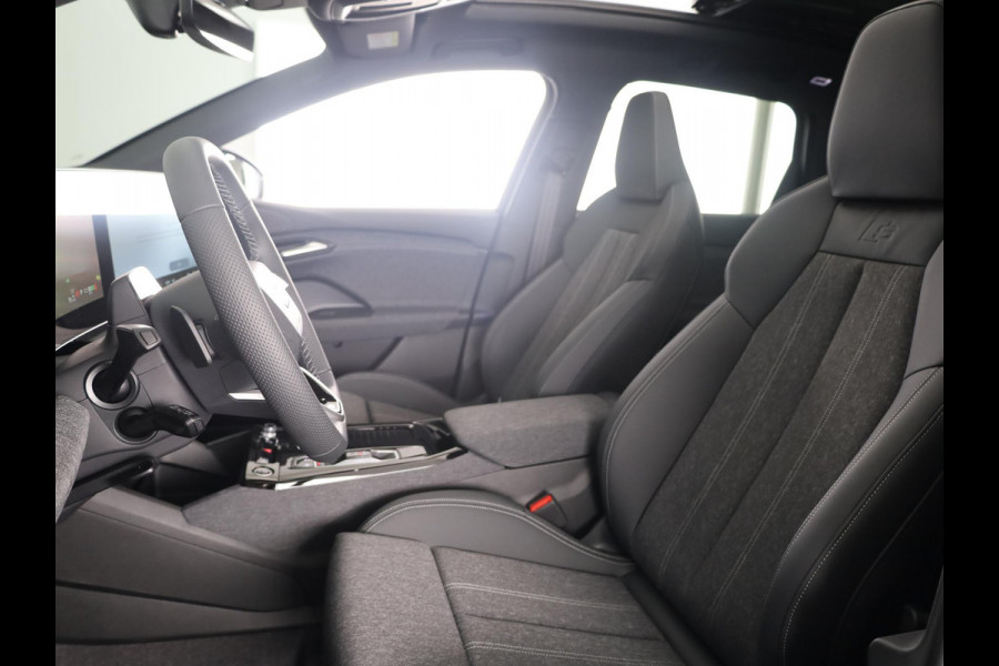 Audi Q6 e-tron S edition 83 Kwh 252 pk | Glazen panoramadak | Trekhaak, mechanisch draaibaar | Exterieurpakket zwart | Warmtewerend glas donker tint |