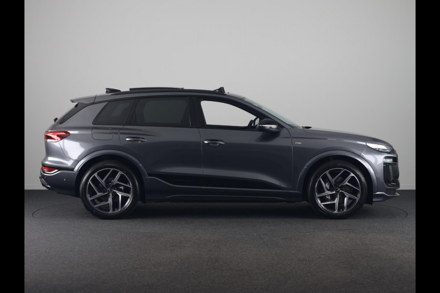 Audi Q6 e-tron S edition 83 Kwh 252 pk | Glazen panoramadak | Trekhaak, mechanisch draaibaar | Exterieurpakket zwart | Warmtewerend glas donker tint |
