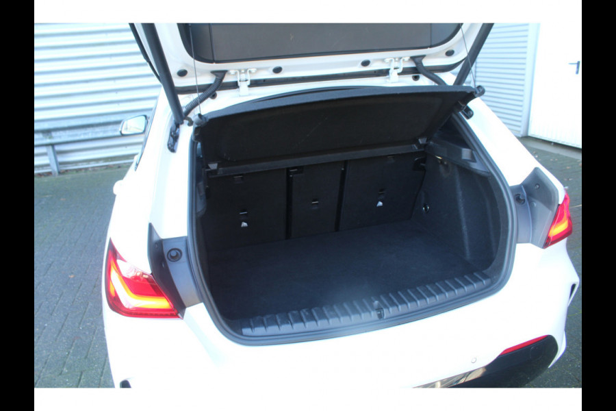 BMW 1-serie 118i 141pk High Executive Edition AUTOMAAT Panoramadak NL-Auto NAP