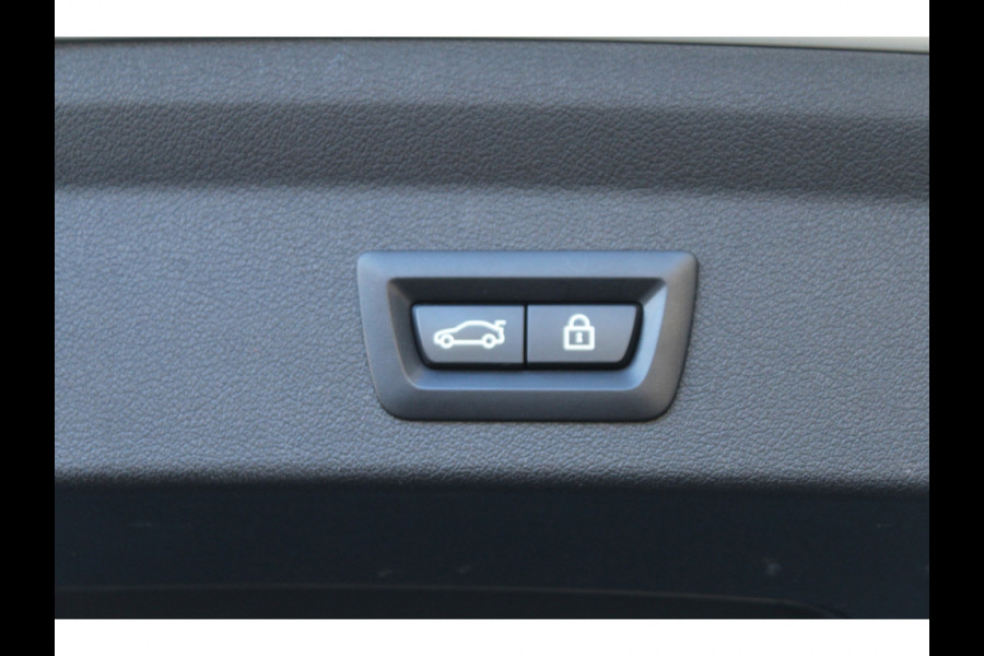 BMW 1-serie 118i 141pk High Executive Edition AUTOMAAT Panoramadak NL-Auto NAP