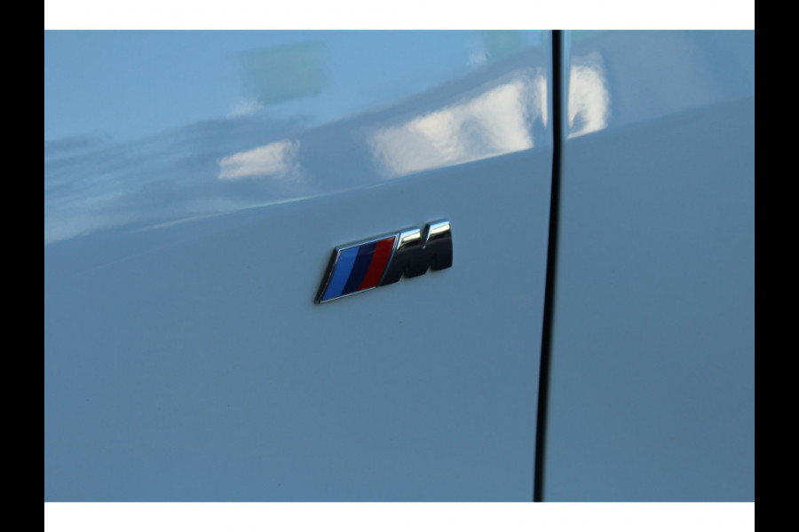 BMW 1-serie 118i 141pk High Executive Edition AUTOMAAT Panoramadak NL-Auto NAP