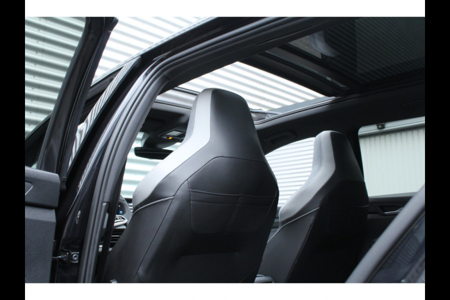 Volkswagen Golf Variant 1.5 eTSI 150pk R-Line DSG7 Panoramadak Trekhaak NL-Auto NAP
